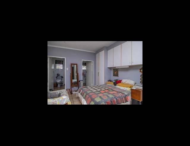 5 BEDROOM FREESTANDING FOR SALE IN GLEN MARAIS